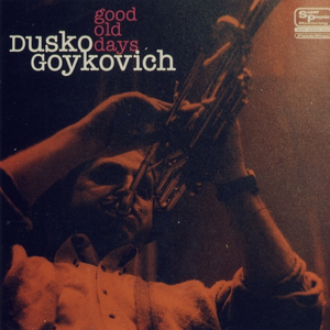 粗大的玉茎挺进寡妇的里面
