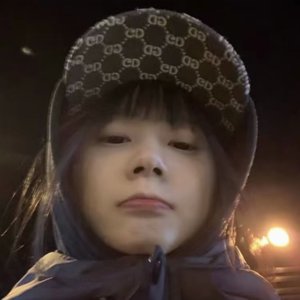 粗大的玉茎挺进寡妇的里面
