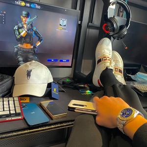 粗大的玉茎挺进寡妇的里面
